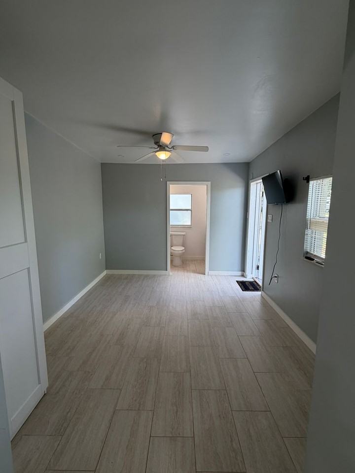 2815 Rogan Rd - Photo 4 of 12