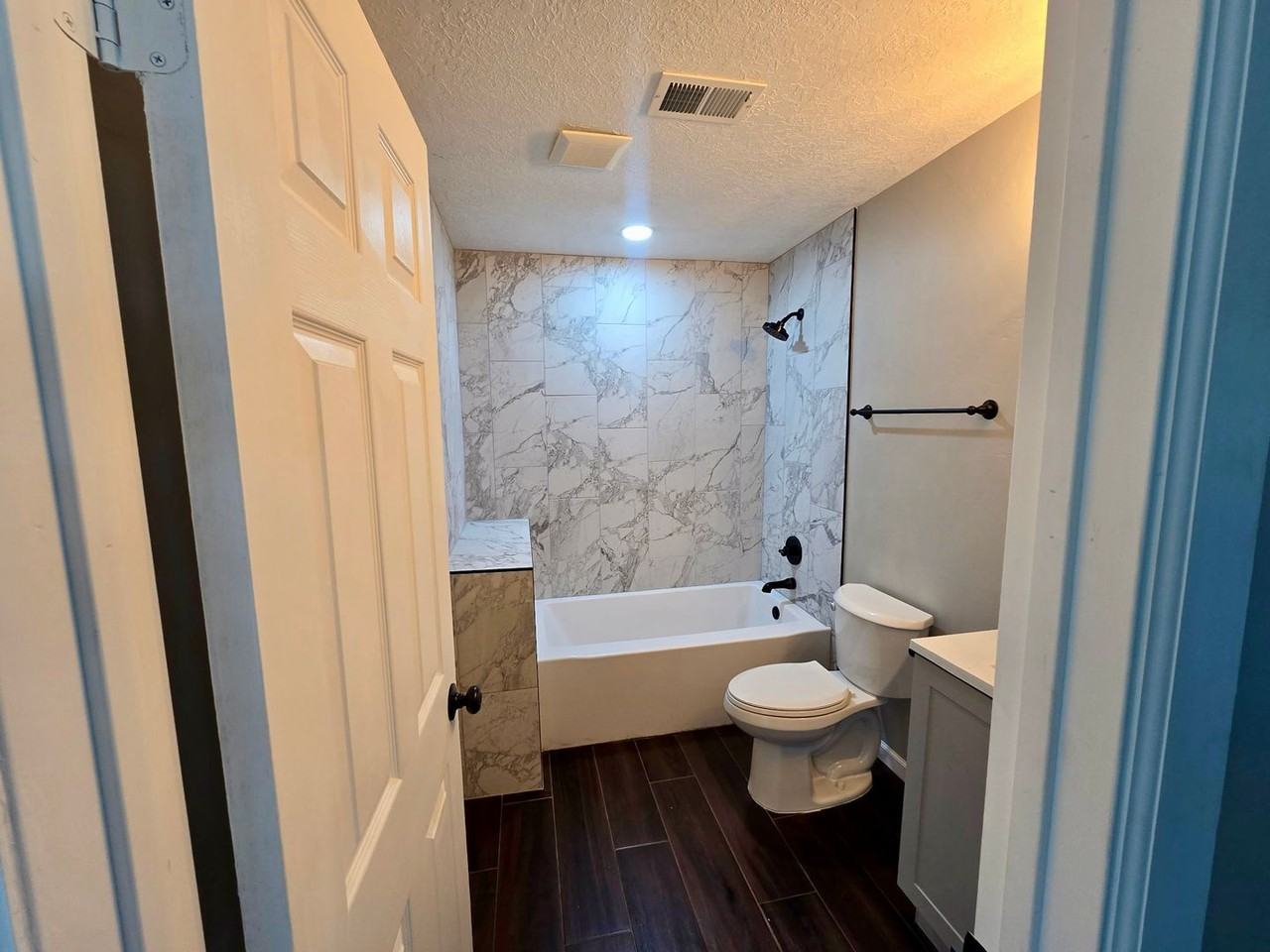 525 Rhode Island St Se - Photo 7 of 23