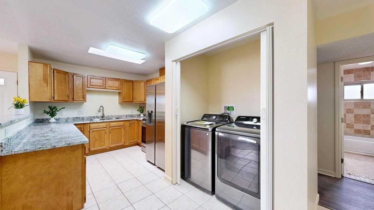 2316 Britt St Ne - Photo 6 of 13