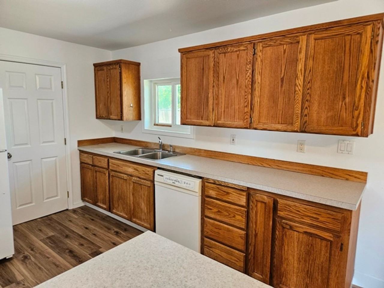 460 Talmadge Rd - Photo 4 of 25
