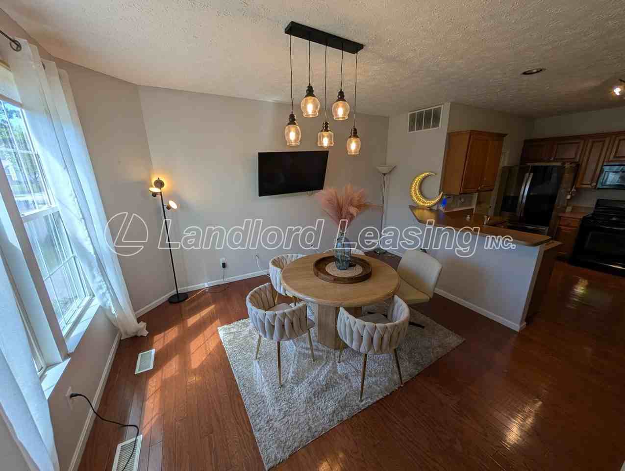 33317 Fairport Dr - Photo 4 of 20