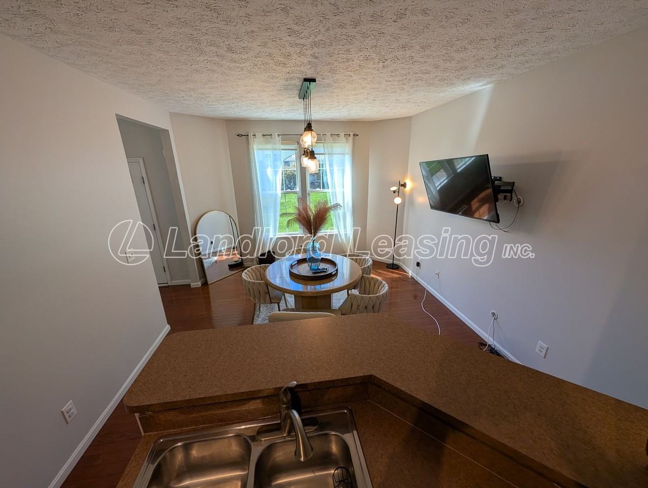 33317 Fairport Dr - Photo 6 of 20