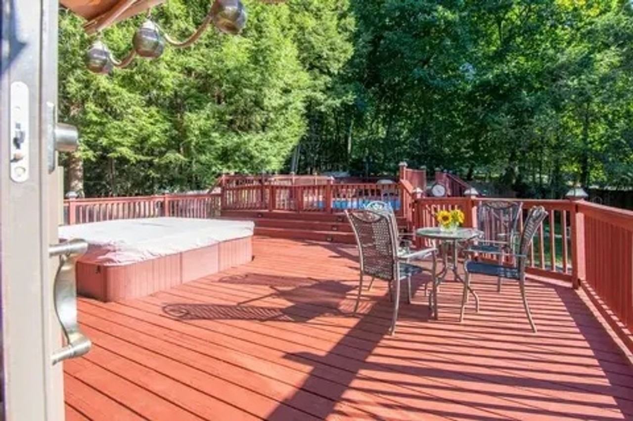 8 Snug Harbor Dr - Photo 2 of 10