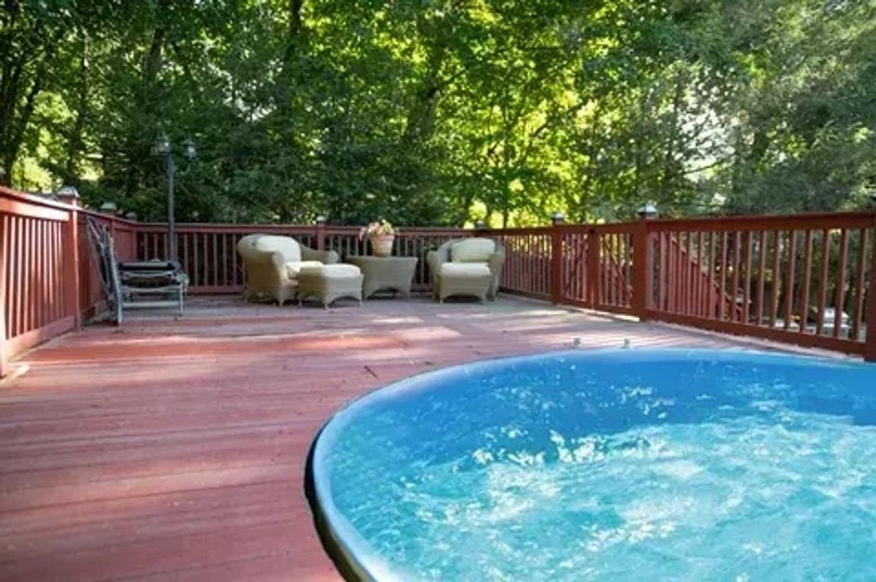 8 Snug Harbor Dr - Photo 3 of 10
