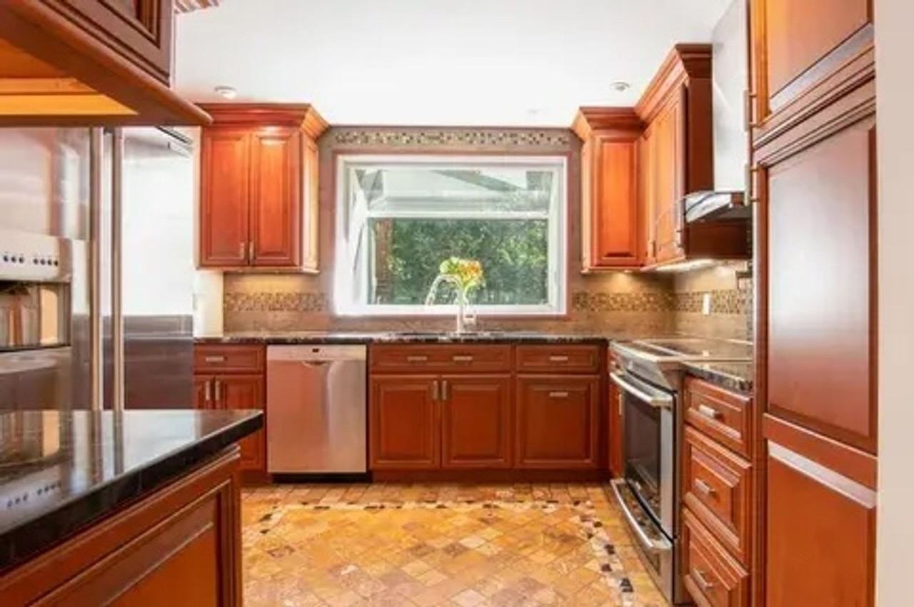 8 Snug Harbor Dr - Photo 7 of 10