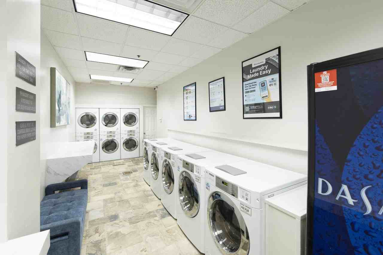 230 West Alabama Apartments - Photo 4 of 38