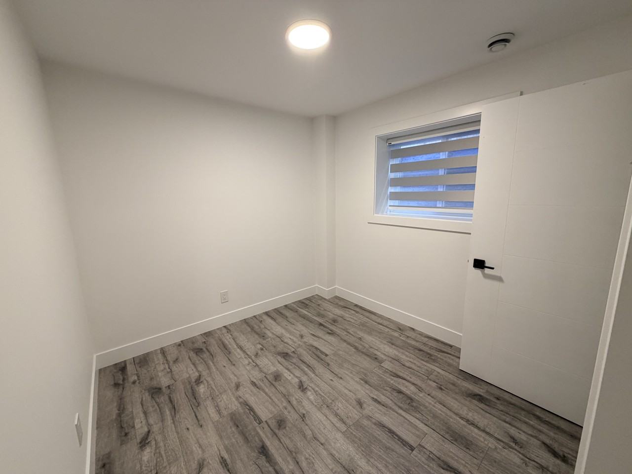 11729 85A Avenue - Photo 3 of 8