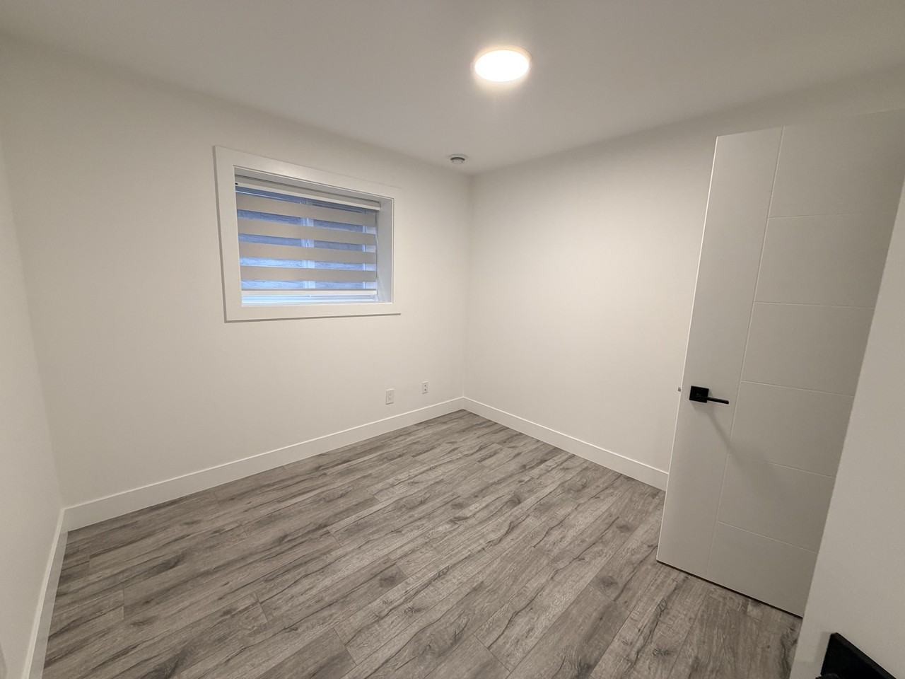 11729 85A Avenue - Photo 5 of 8