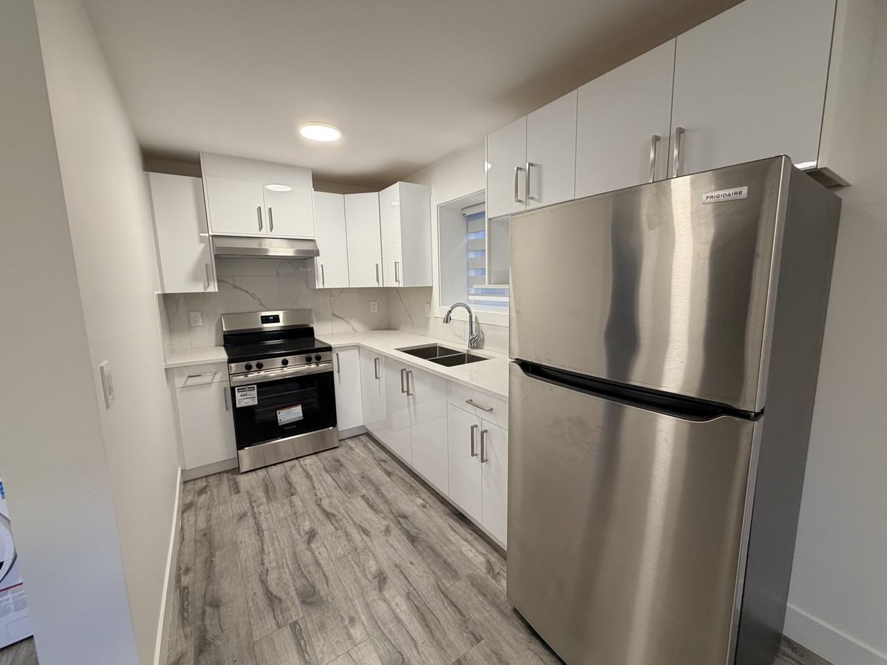 11729 85A Avenue - Photo 6 of 8