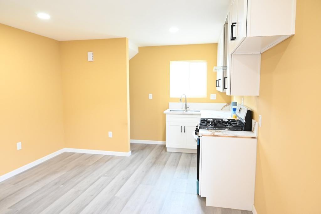 10701 1/2 Doty Ave - Photo 2 of 19