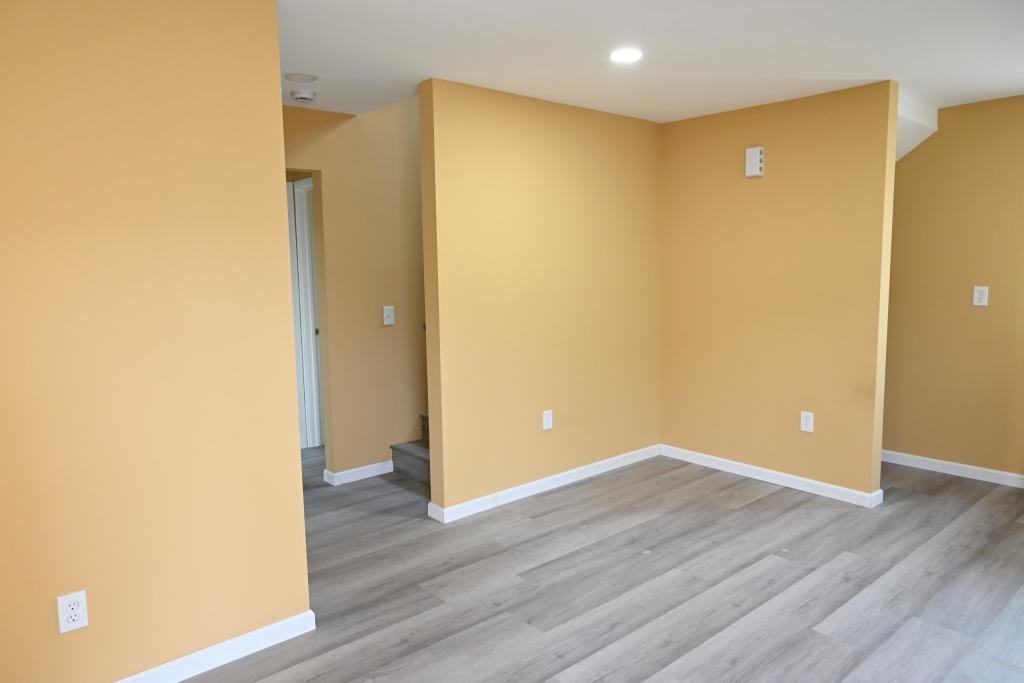10701 1/2 Doty Ave - Photo 3 of 19