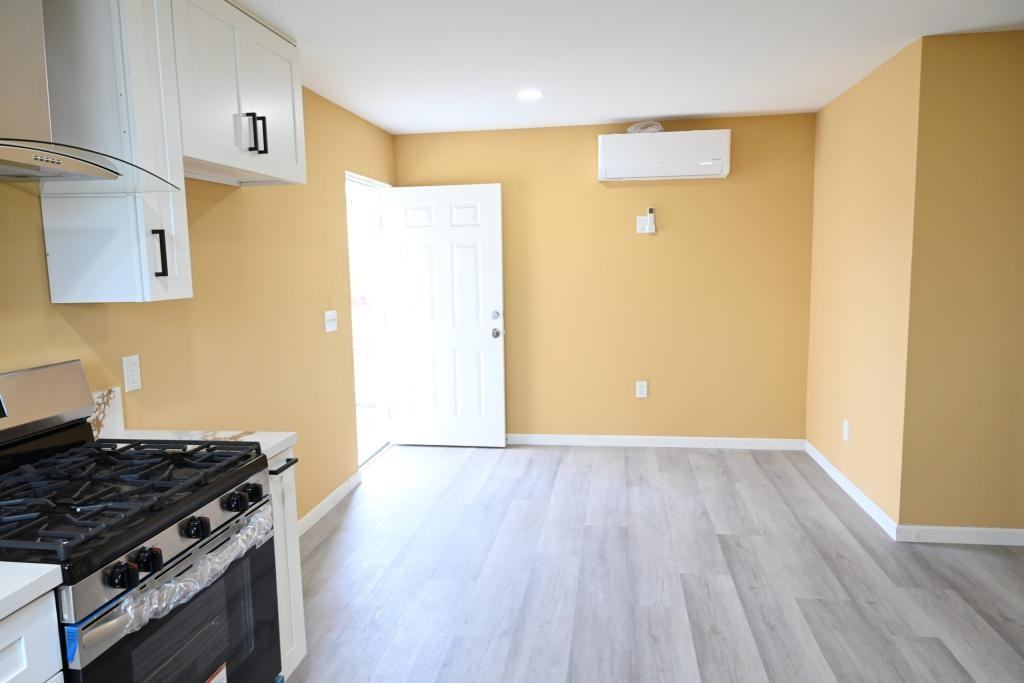 10701 1/2 Doty Ave - Photo 4 of 19