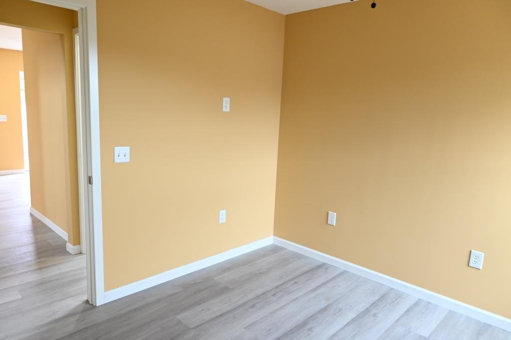 10701 1/2 Doty Ave - Photo 7 of 19