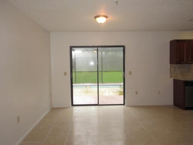 11348 Linden Dr - Photo 4 of 22
