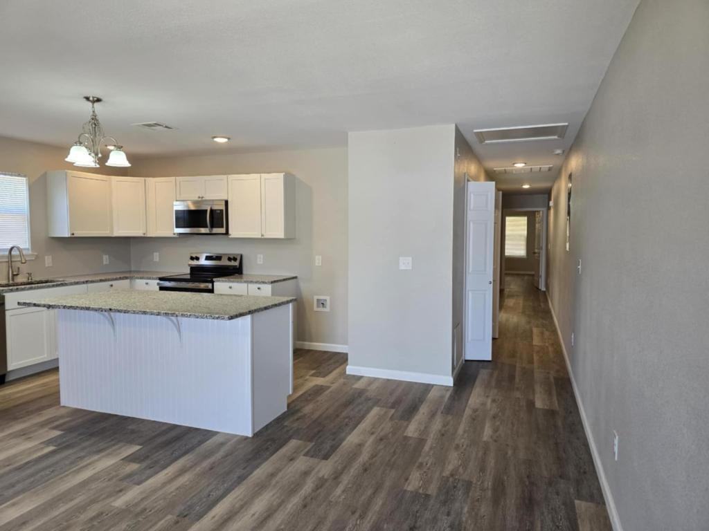 4115 W 57th St - Photo 6 of 16