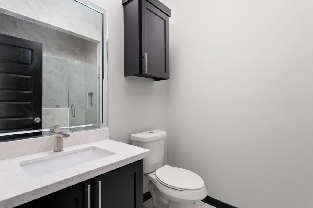 1308 S Xanthia St Apt 4 - Photo 6 of 9