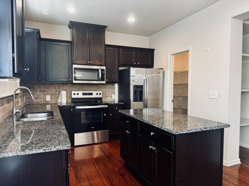 2214 Spicy Pine Ln - Photo 6 of 19