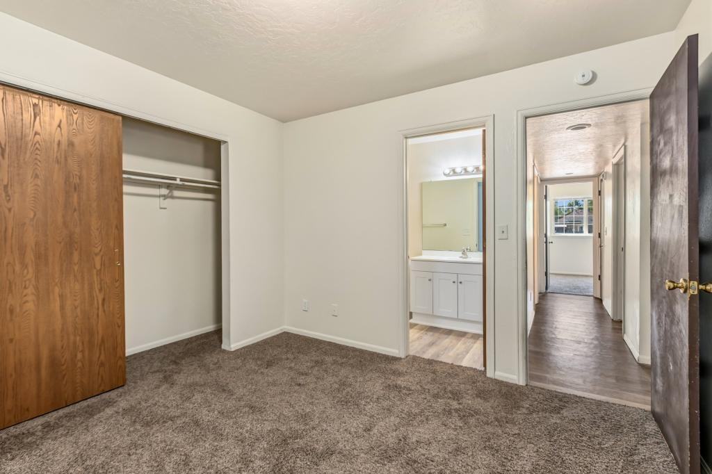 1412 10th St - Photo 6 of 10