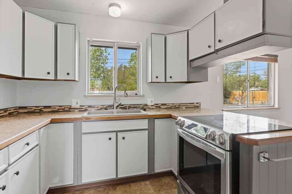 2853 15th Avenue Ct - Photo 4 of 15