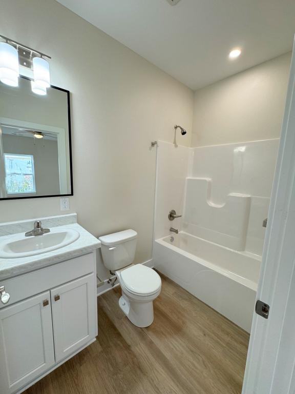 1111 Emerald Cv - Photo 3 of 7
