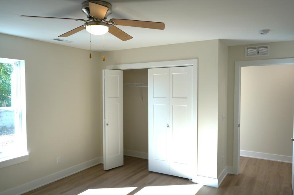 1111 Emerald Cv - Photo 6 of 7