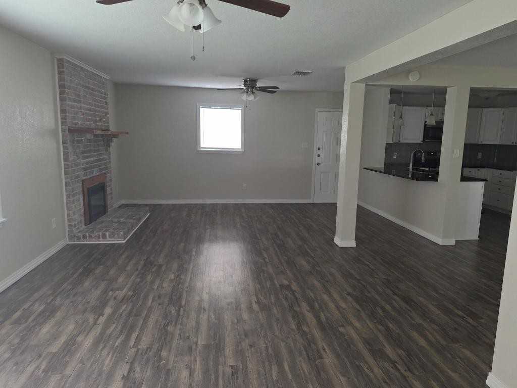 502 N Church St - Photo 3 of 16