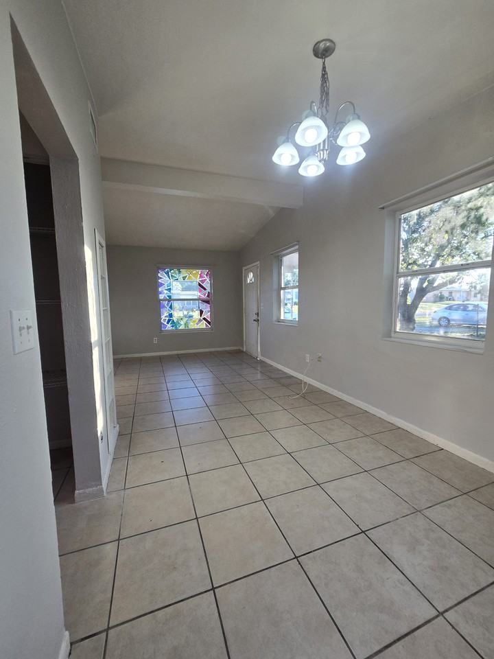 6334 Talbot Cir - Photo 6 of 18