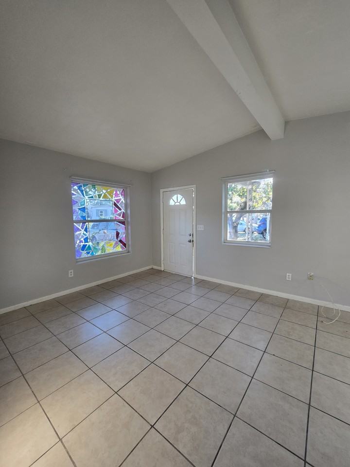 6334 Talbot Cir - Photo 7 of 18