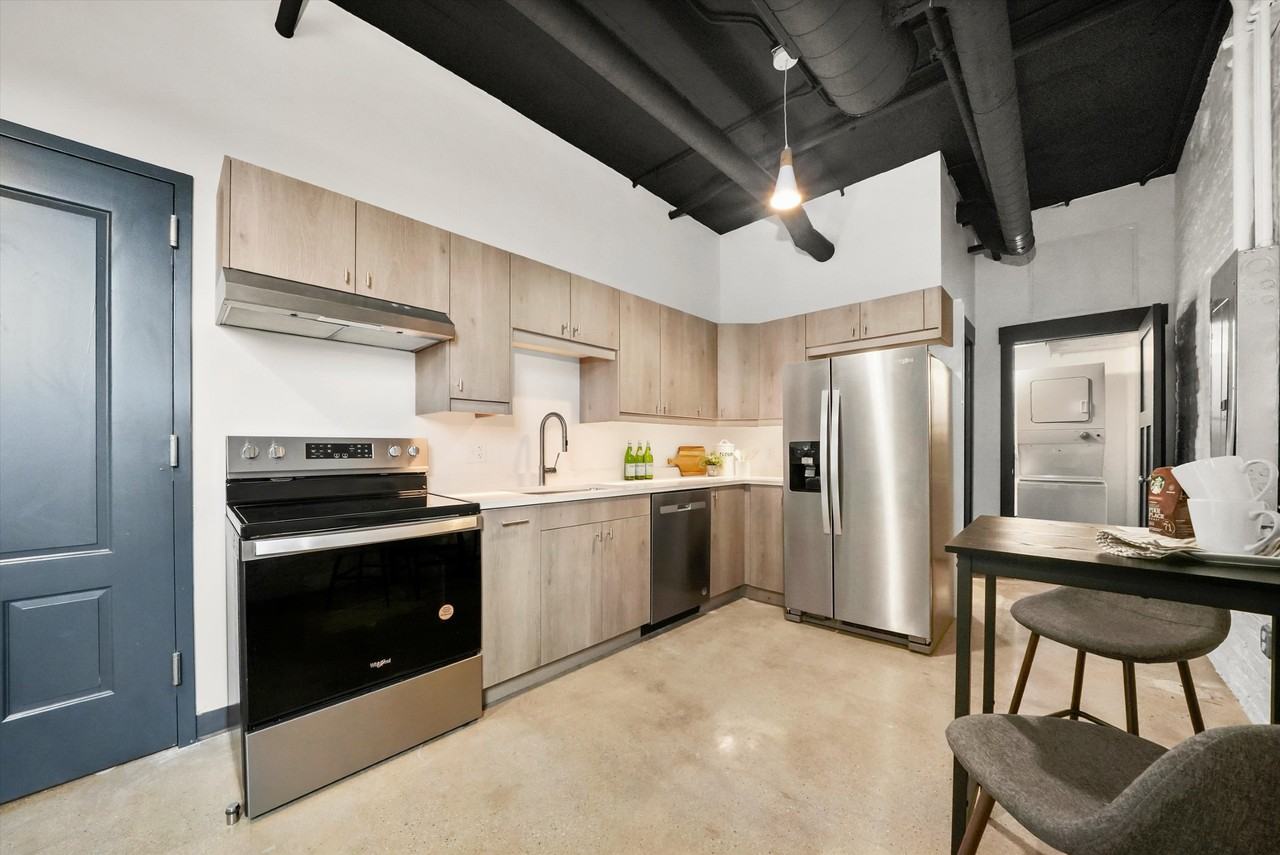 110 Cross St #404 - Photo 5 of 9