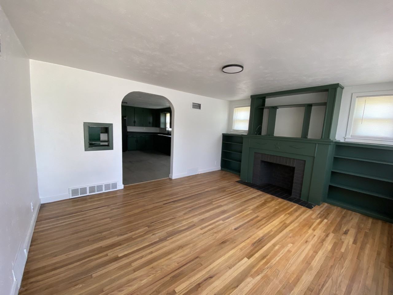1527 W 11th Ave - Photo 2 of 2