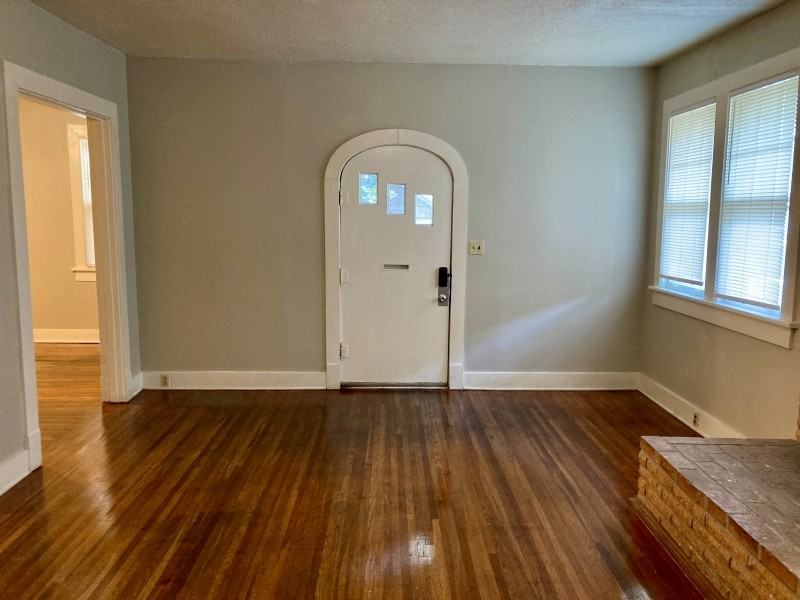 126 Pearl Ave - Photo 2 of 21