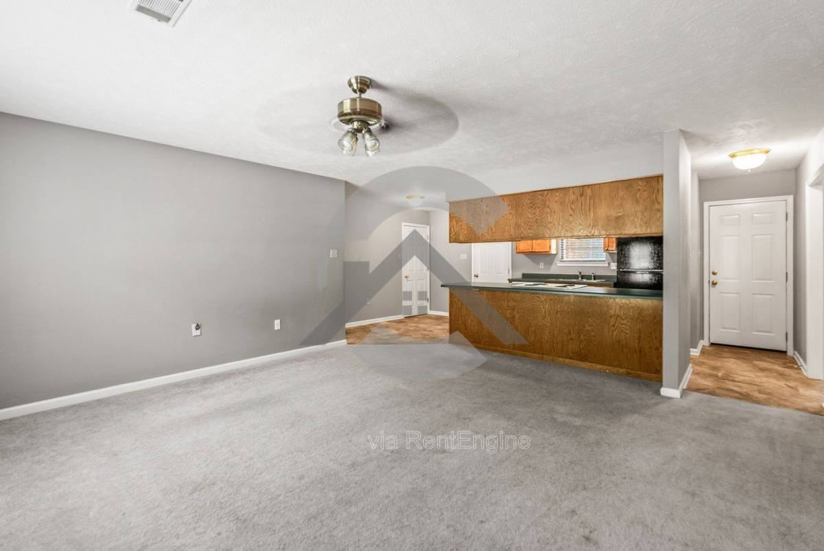 1565 New Oxford Rd - Photo 3 of 10