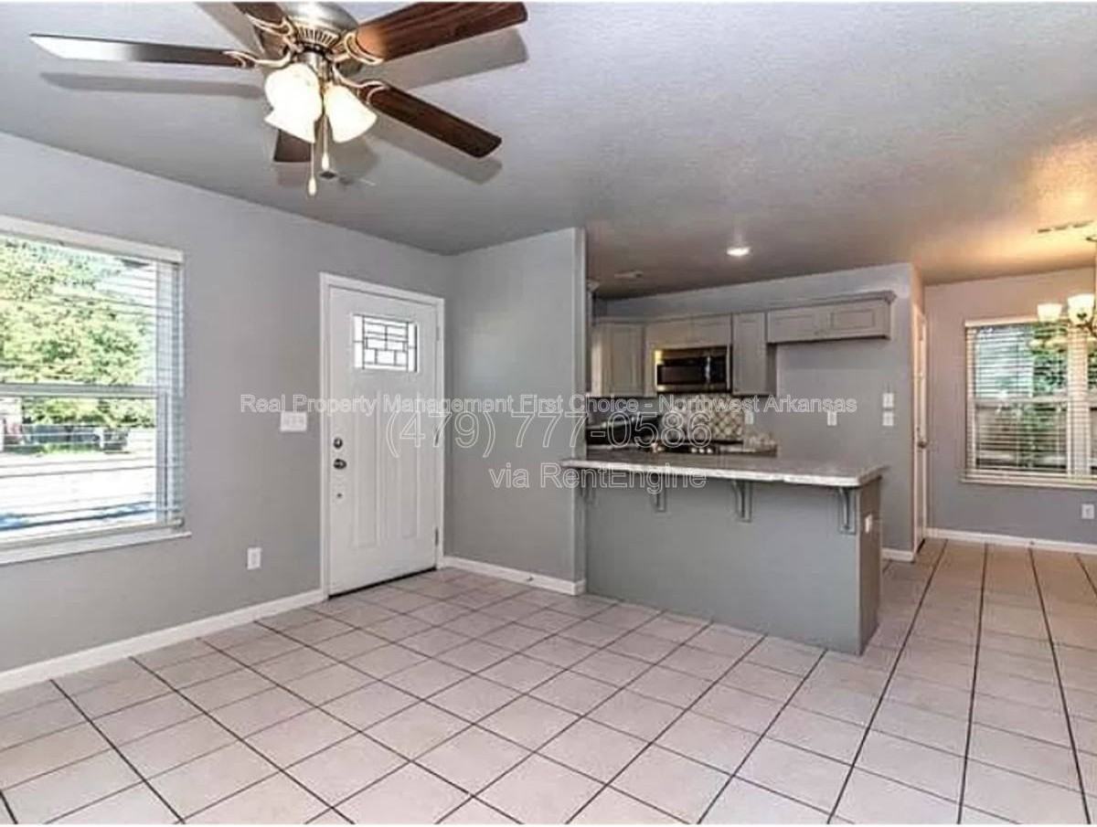 579 W Moan Pl - Photo 3 of 10