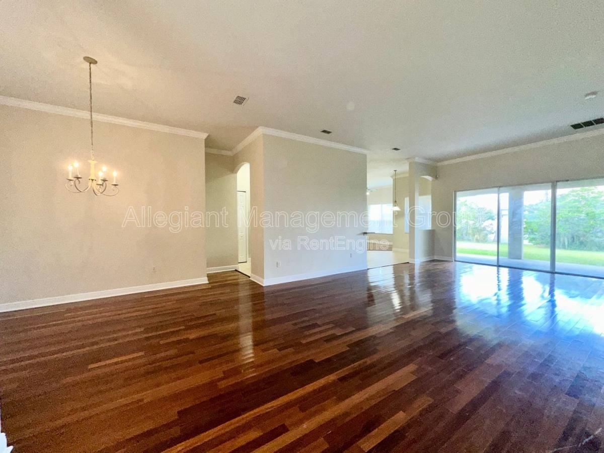 3544 Somerset Cir - Photo 3 of 10