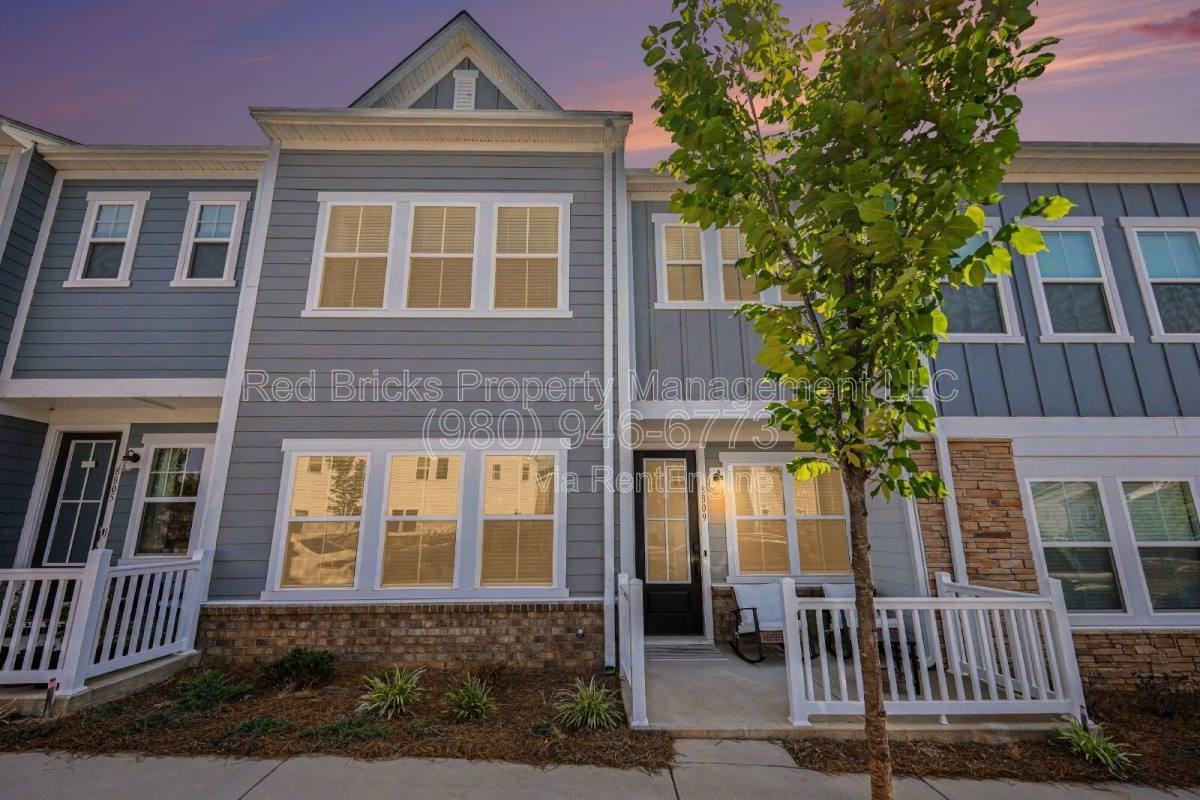 8809 Arrington Hall - Photo 2 of 10