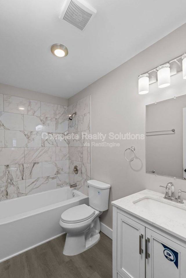 2056 Coleridge Dr - Photo 3 of 10