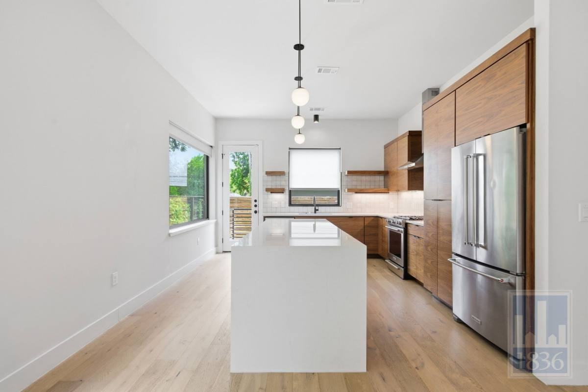 2311 E 8th St #1 - Photo 6 of 10