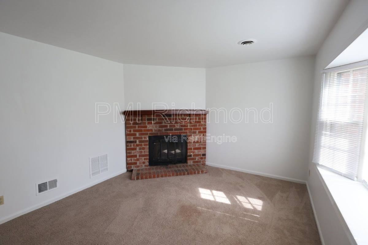 7843 Provincetown Dr - Photo 3 of 10