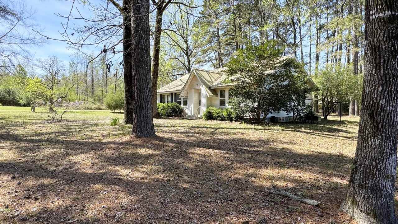 108 Sue Calhoun St - Photo 2 of 26