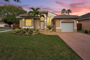 9437 Sw 183rd Ter - Photo 1 of 1