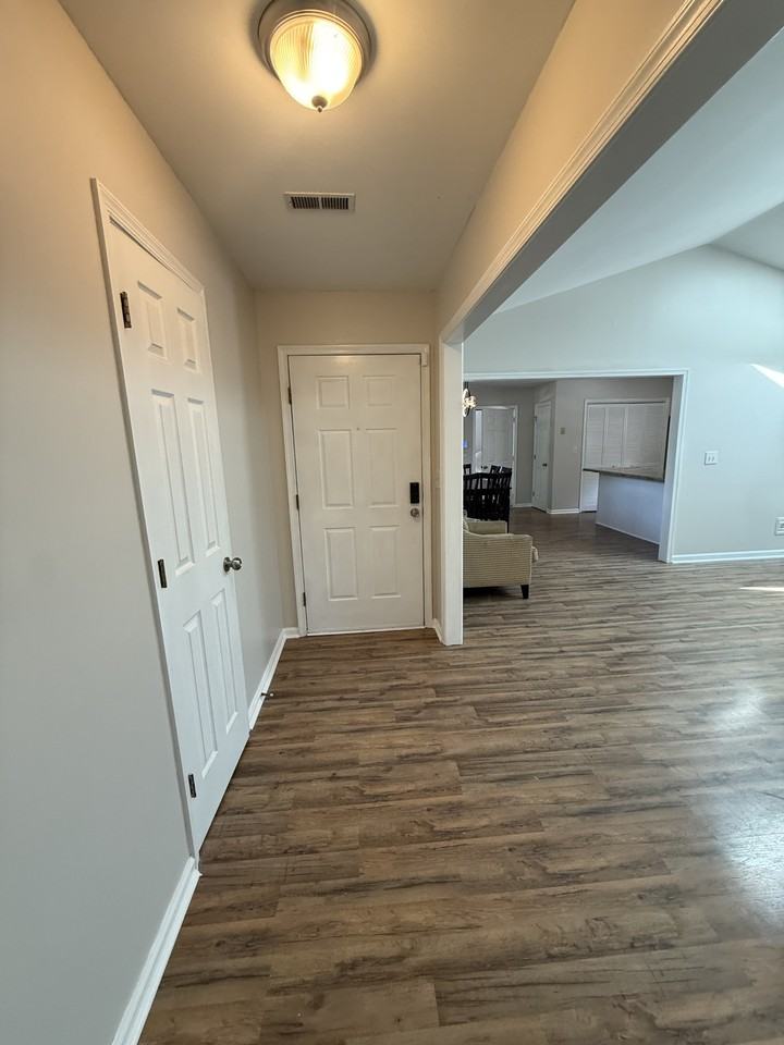 3216 Timberwolf Ave - Photo 4 of 18