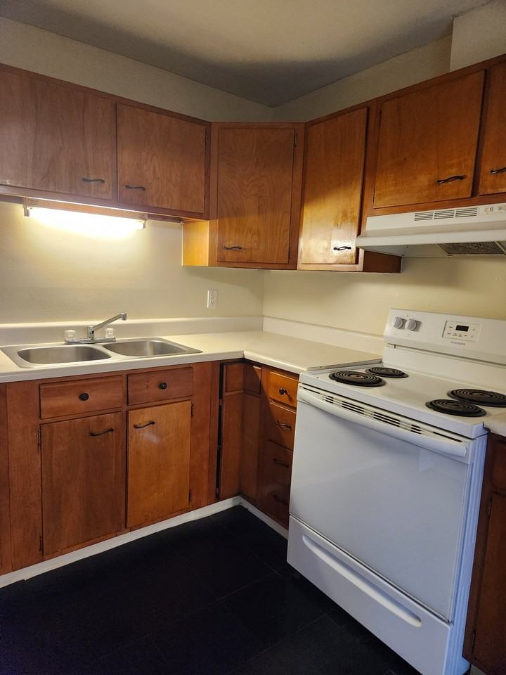 1912 Camp St Apt 2s - Photo 2 of 7