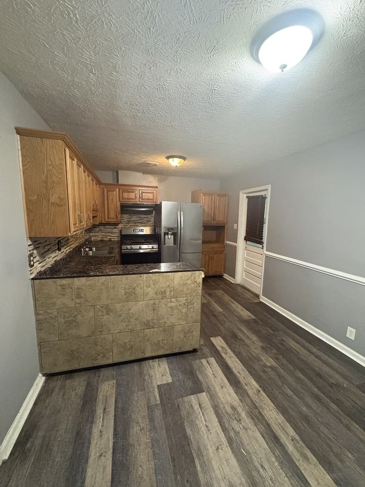 1219 Biscayne Dr - Photo 2 of 7