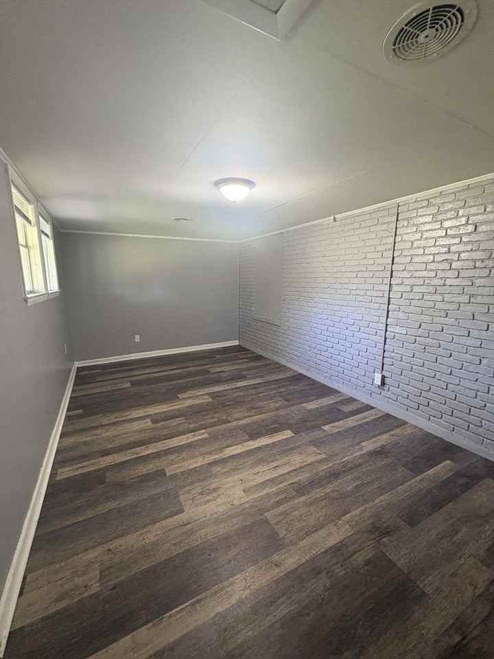 1219 Biscayne Dr - Photo 3 of 7