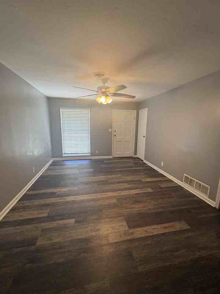 1219 Biscayne Dr - Photo 4 of 7