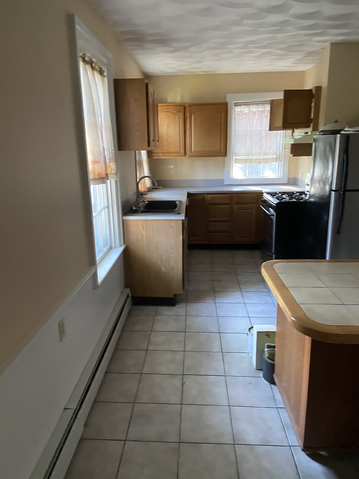 1591 Lonsdale Ave #1 - Photo 3 of 25