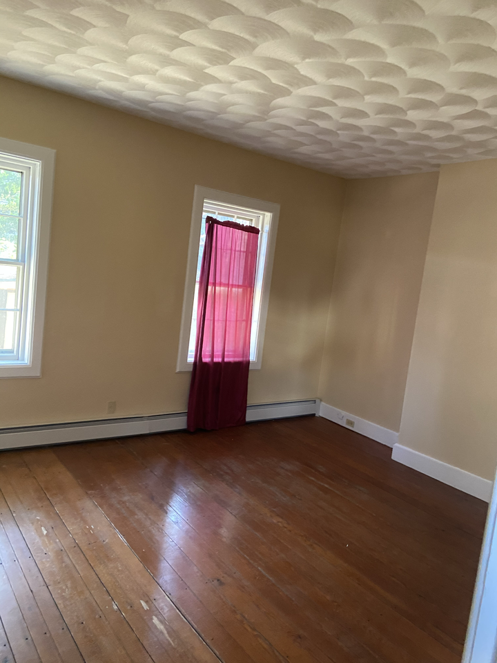 1591 Lonsdale Ave #1 - Photo 4 of 25