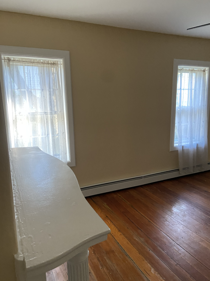 1591 Lonsdale Ave #1 - Photo 6 of 25