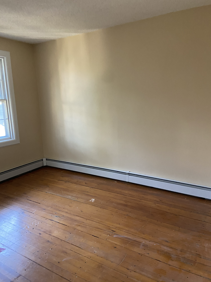 1591 Lonsdale Ave #1 - Photo 7 of 25