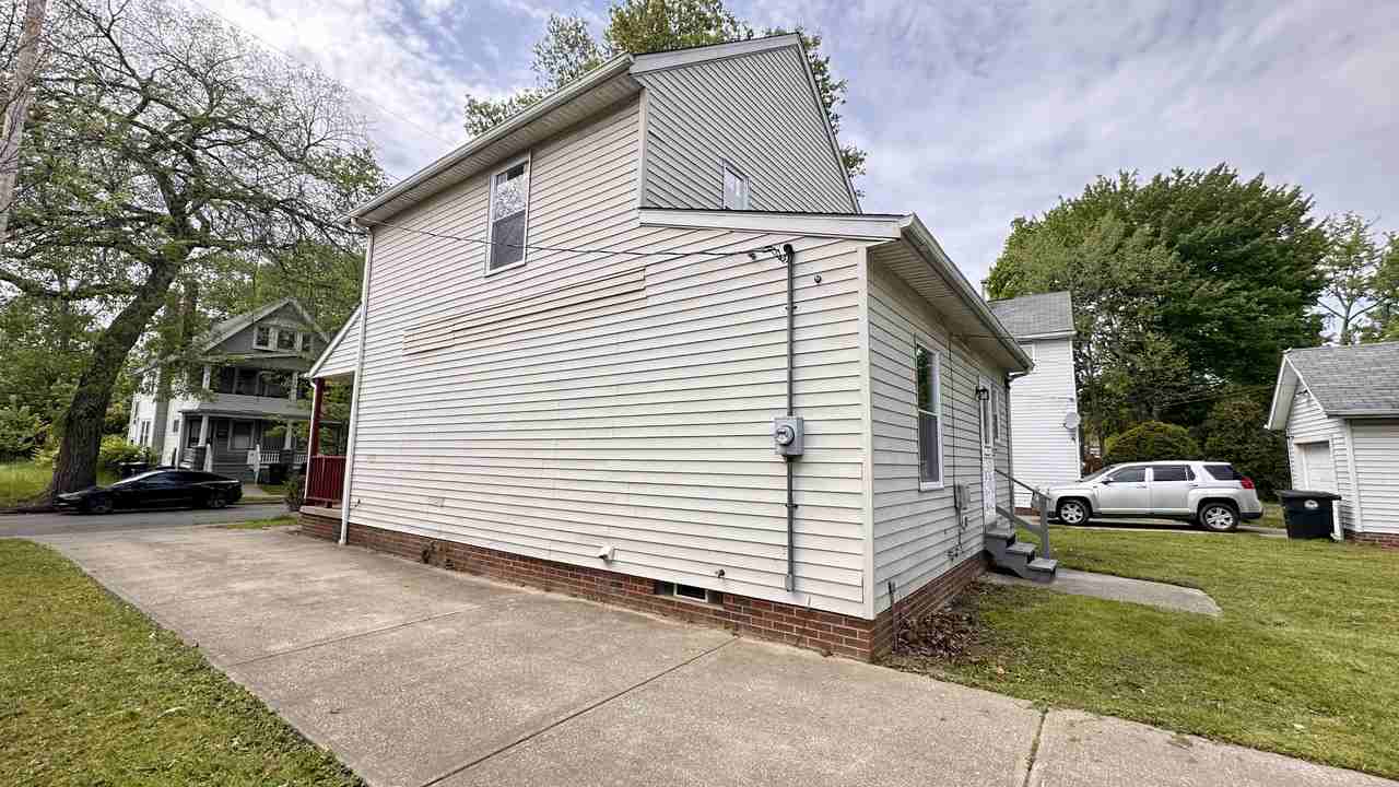 571 E 115th St - Photo 3 of 28